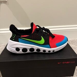 BNWT! Nike CruzrOne women’s 8.5/ men’s 7
